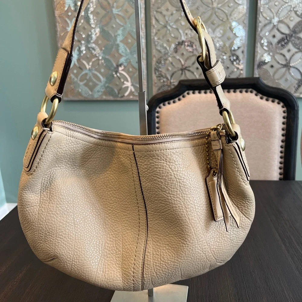 Coach Shoulder Bag A0882-11838